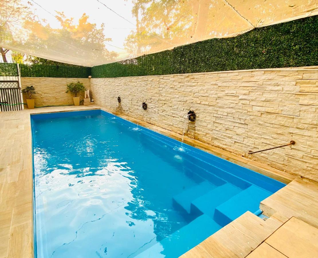 Roshani Pool Villa Gurgaon Esterno foto